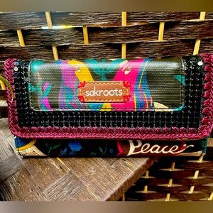 SakRoots wallet - great condition